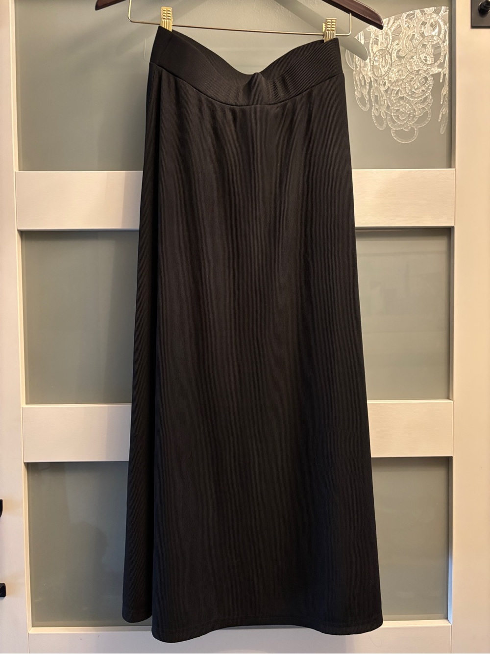 Black Ribbed Maxi Skirt | Size Small | Stretch Elastic Waist